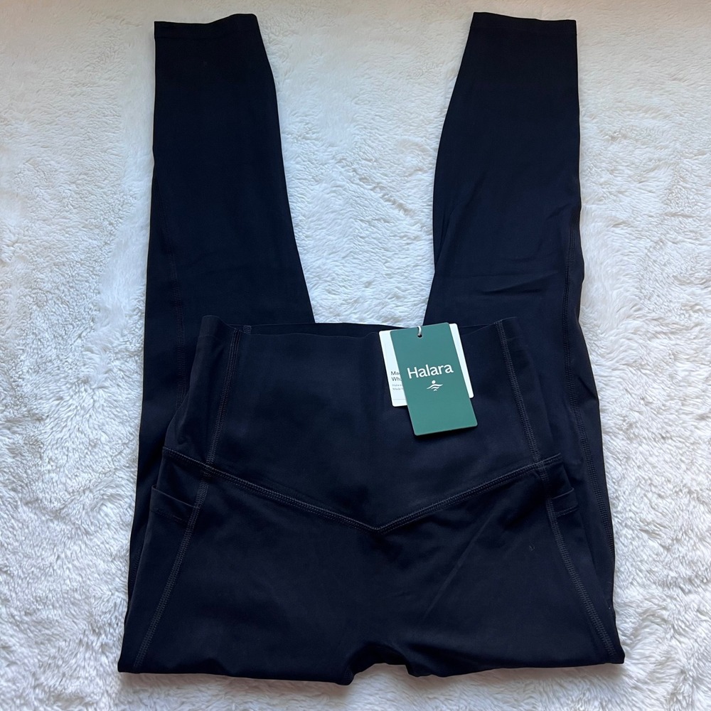 Halara Black High Waisted Crossover V-Waist 7/8 Leggings with Pockets XS NEW - Picture 4 of 14